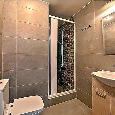 Alexia's Hotel 3*